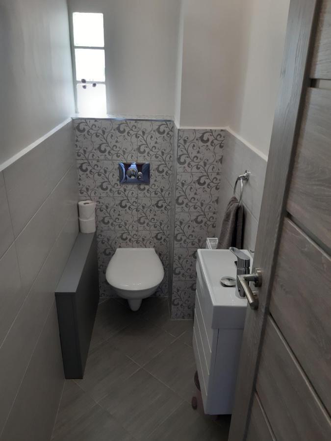 Profi Keco Apartman Balatonalmádi المظهر الخارجي الصورة