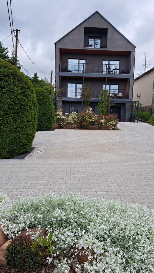 Profi Keco Apartman Balatonalmádi المظهر الخارجي الصورة